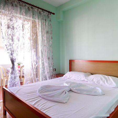 Rei Apartments Sarandë Habitación foto