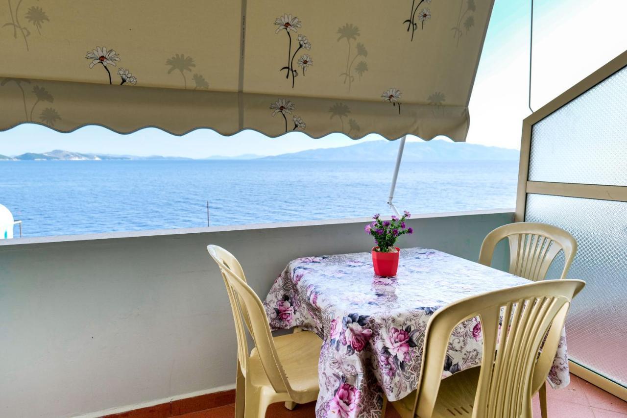 Rei Apartments Sarandë Exterior foto